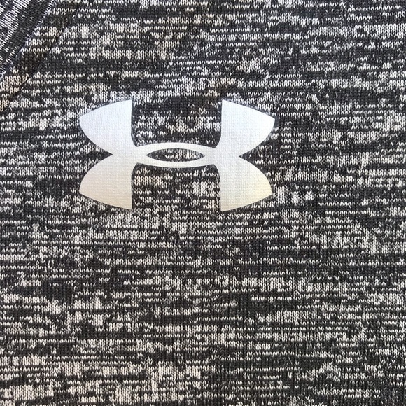 Under Armor Top - Picture 3 of 4